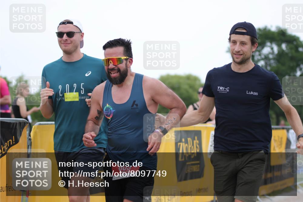 22.06.2025 - Viking Triathlon H.Heesch http://msf.ph/oto/8097749 22.06.2025 15:35:15 Laufen 609 meine-sportfotos.de