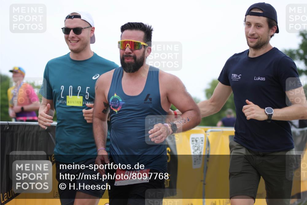 22.06.2025 - Viking Triathlon H.Heesch http://msf.ph/oto/8097768 22.06.2025 15:35:15 Laufen 609 meine-sportfotos.de