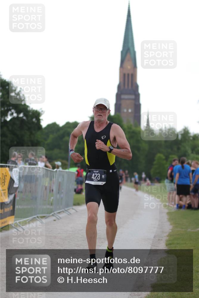 22.06.2025 - Viking Triathlon H.Heesch http://msf.ph/oto/8097777 22.06.2025 16:25:52 Laufen 423 meine-sportfotos.de