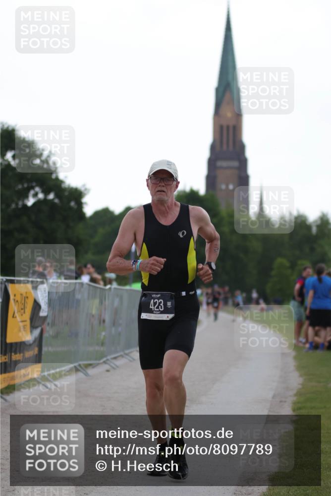 22.06.2025 - Viking Triathlon H.Heesch http://msf.ph/oto/8097789 22.06.2025 16:25:52 Laufen 423 meine-sportfotos.de
