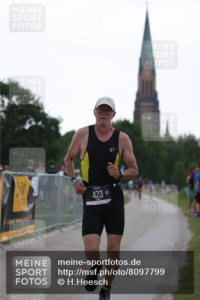 22.06.2025 - Viking Triathlon H.Heesch http://msf.ph/oto/8097799 22.06.2025 16:25:53 Laufen 423 meine-sportfotos.de
