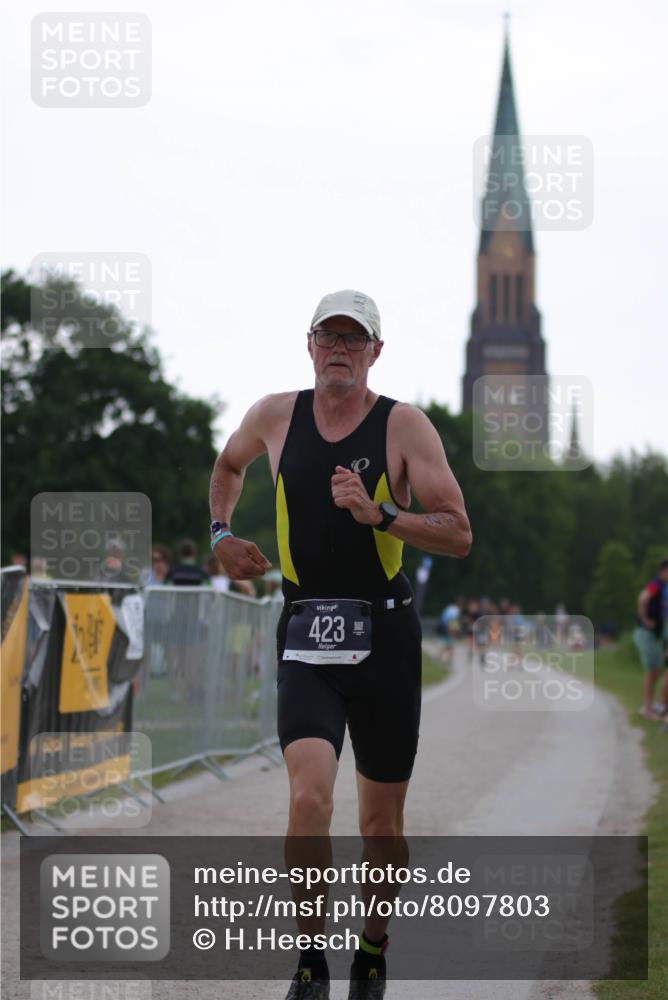 22.06.2025 - Viking Triathlon H.Heesch http://msf.ph/oto/8097803 22.06.2025 16:25:53 Laufen 423 meine-sportfotos.de