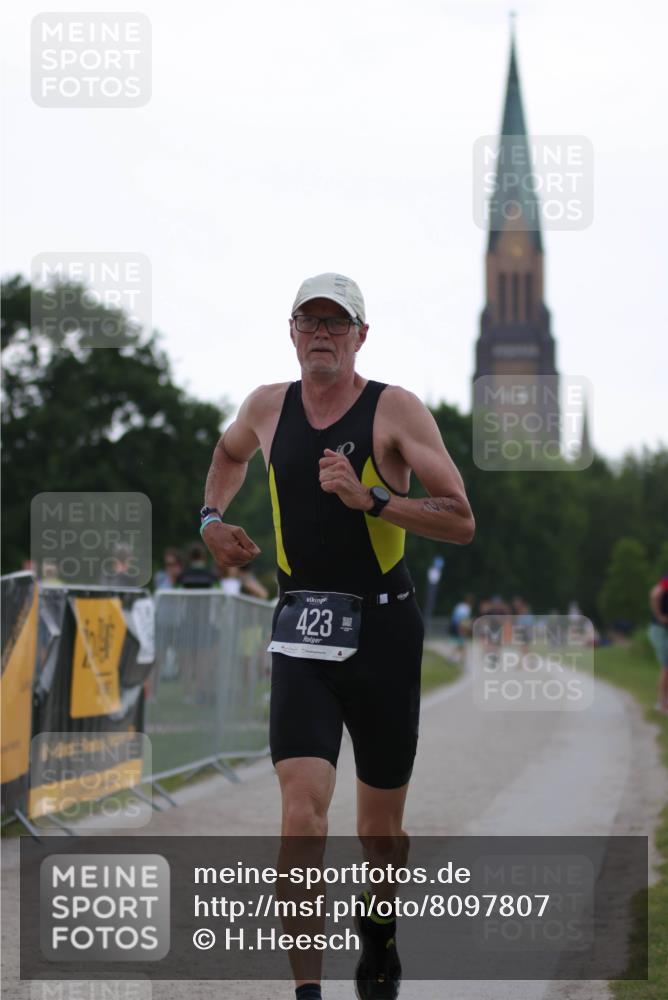 22.06.2025 - Viking Triathlon H.Heesch http://msf.ph/oto/8097807 22.06.2025 16:25:53 Laufen 423 meine-sportfotos.de