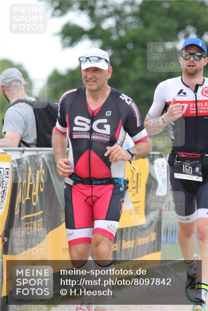 22.06.2025 - Viking Triathlon H.Heesch http://msf.ph/oto/8097842 22.06.2025 15:35:31 Laufen 85, 150, 156, 503, 608 meine-sportfotos.de