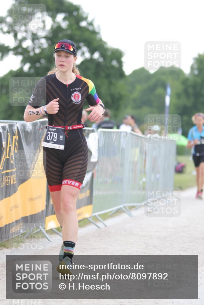 22.06.2025 - Viking Triathlon H.Heesch http://msf.ph/oto/8097892 22.06.2025 16:26:23 Laufen 379 meine-sportfotos.de