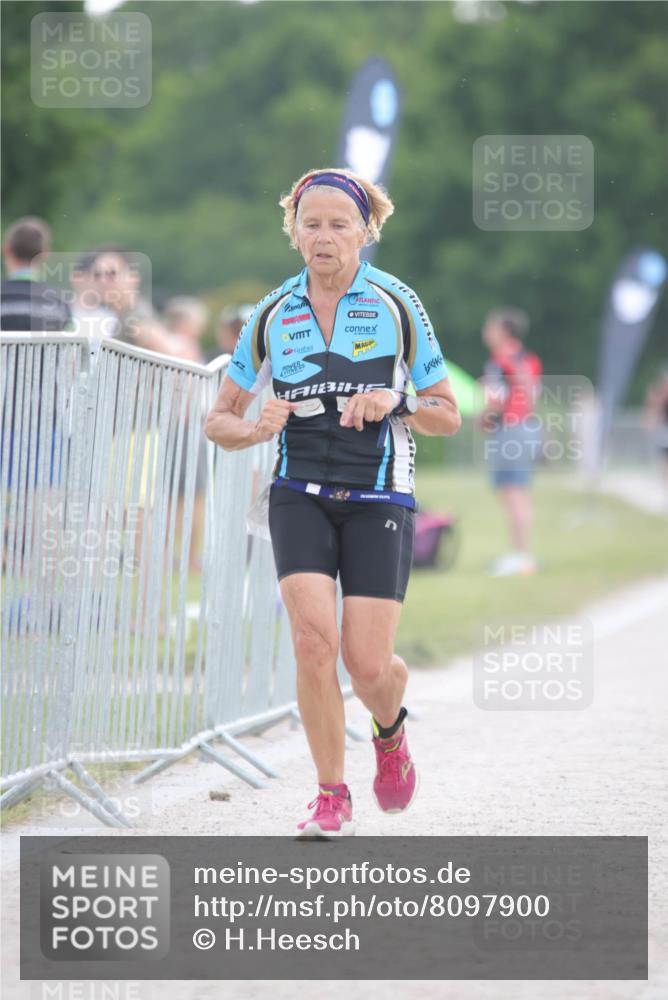 22.06.2025 - Viking Triathlon H.Heesch http://msf.ph/oto/8097900 22.06.2025 16:26:27 Laufen 190, 379 meine-sportfotos.de