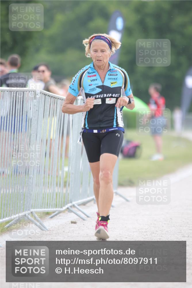 22.06.2025 - Viking Triathlon H.Heesch http://msf.ph/oto/8097911 22.06.2025 16:26:27 Laufen 190, 379 meine-sportfotos.de