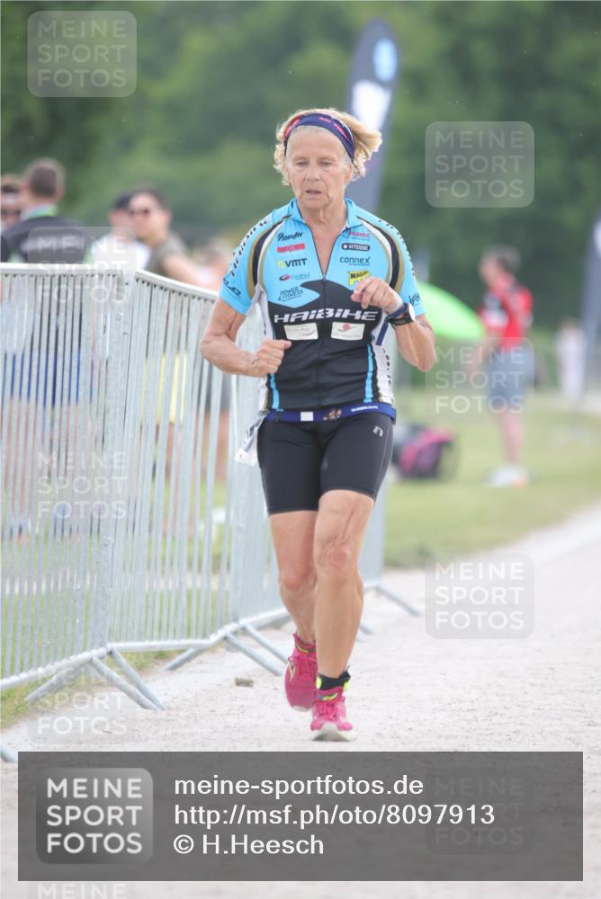 22.06.2025 - Viking Triathlon H.Heesch http://msf.ph/oto/8097913 22.06.2025 16:26:27 Laufen 190, 379 meine-sportfotos.de