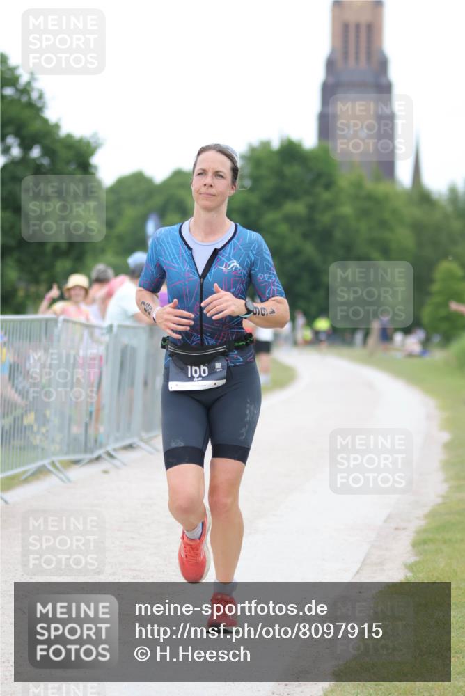 22.06.2025 - Viking Triathlon H.Heesch http://msf.ph/oto/8097915 22.06.2025 15:36:03 Laufen 166 meine-sportfotos.de