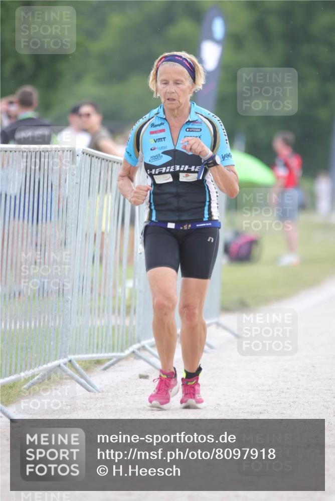 22.06.2025 - Viking Triathlon H.Heesch http://msf.ph/oto/8097918 22.06.2025 16:26:27 Laufen 190, 379 meine-sportfotos.de