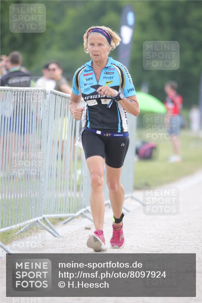 22.06.2025 - Viking Triathlon H.Heesch http://msf.ph/oto/8097924 22.06.2025 16:26:27 Laufen 190, 379 meine-sportfotos.de