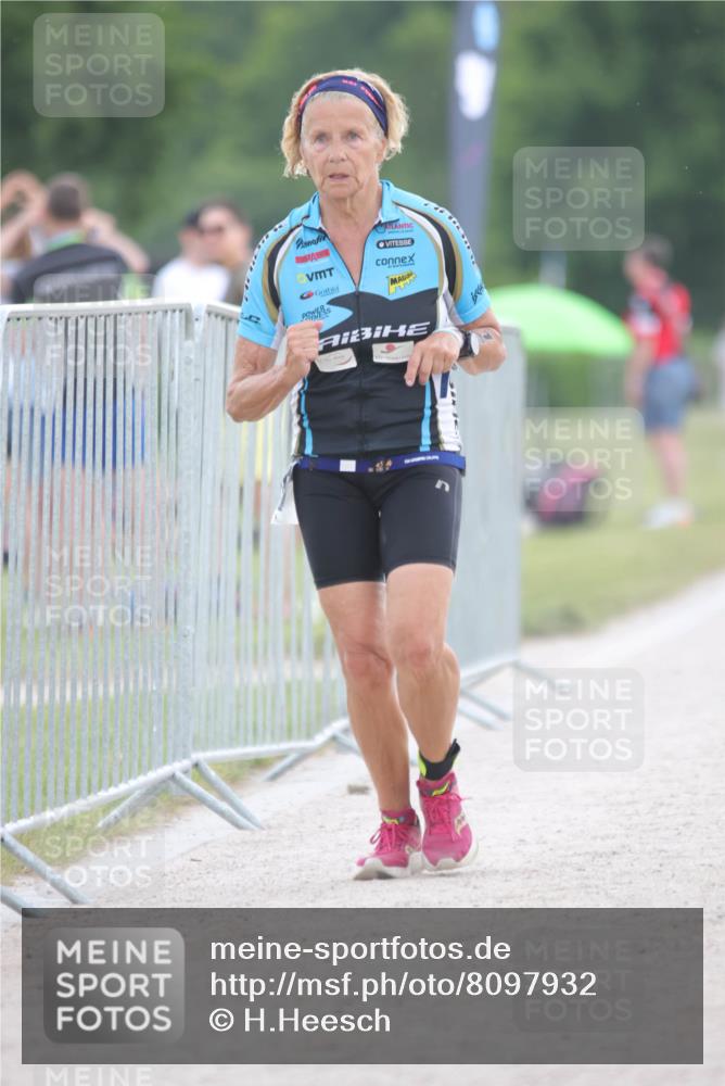 22.06.2025 - Viking Triathlon H.Heesch http://msf.ph/oto/8097932 22.06.2025 16:26:27 Laufen 190, 379 meine-sportfotos.de
