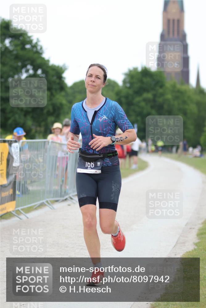 22.06.2025 - Viking Triathlon H.Heesch http://msf.ph/oto/8097942 22.06.2025 15:36:03 Laufen 166 meine-sportfotos.de