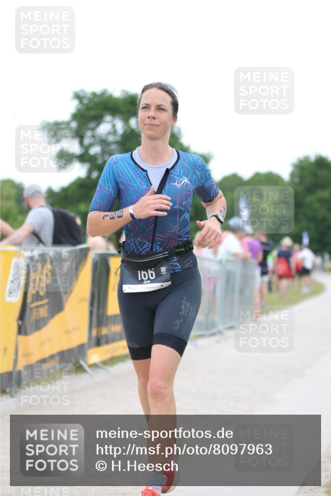 22.06.2025 - Viking Triathlon H.Heesch http://msf.ph/oto/8097963 22.06.2025 15:36:04 Laufen 166 meine-sportfotos.de