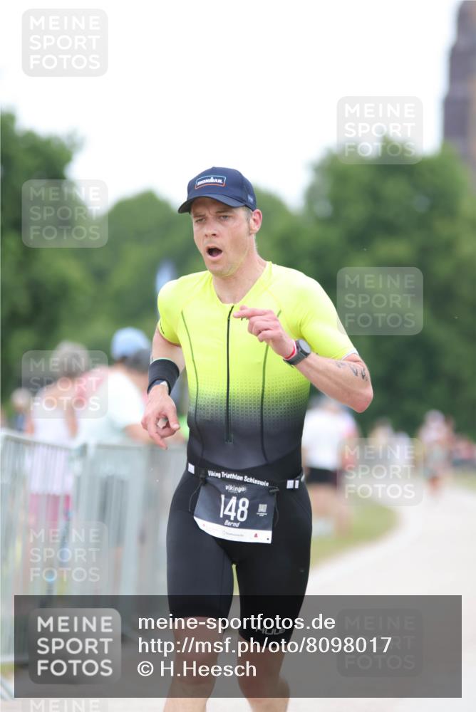 22.06.2025 - Viking Triathlon H.Heesch http://msf.ph/oto/8098017 22.06.2025 15:36:32 Laufen 148 meine-sportfotos.de