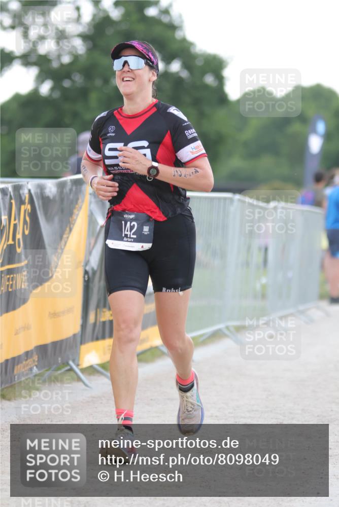 22.06.2025 - Viking Triathlon H.Heesch http://msf.ph/oto/8098049 22.06.2025 16:27:27 Laufen 142 meine-sportfotos.de