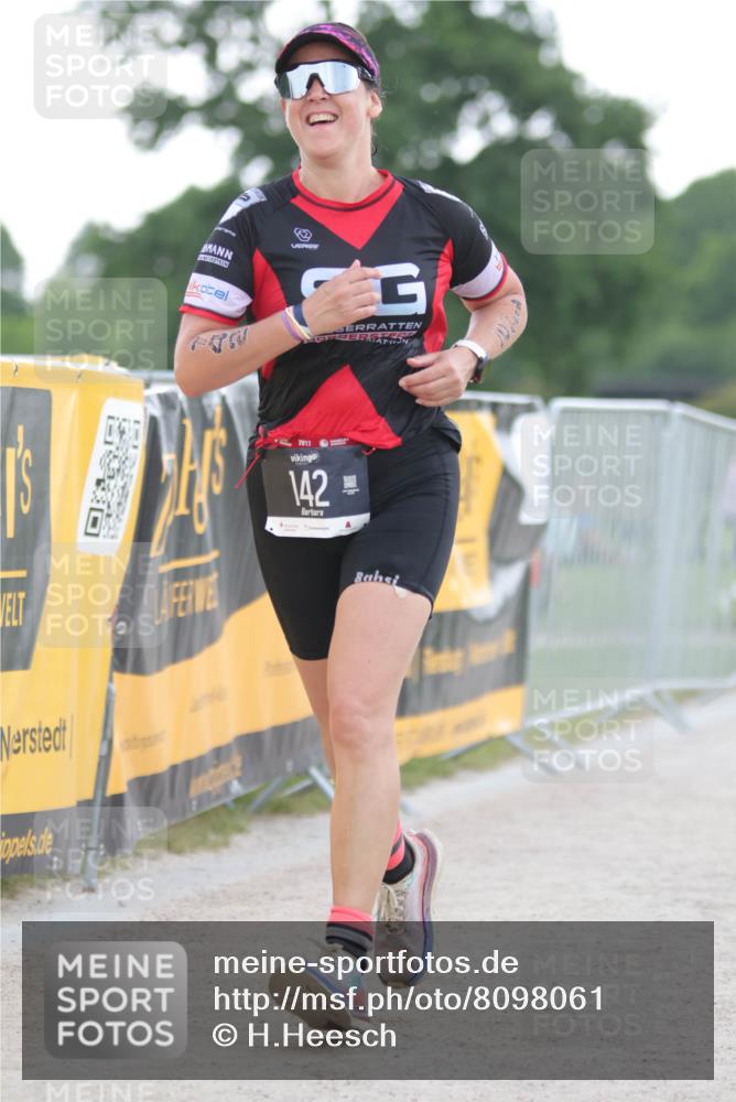 22.06.2025 - Viking Triathlon H.Heesch http://msf.ph/oto/8098061 22.06.2025 16:27:27 Laufen 142 meine-sportfotos.de
