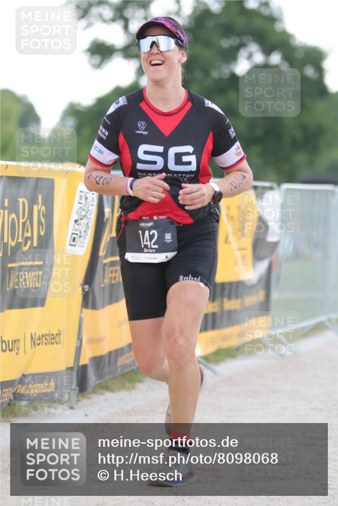 22.06.2025 - Viking Triathlon H.Heesch http://msf.ph/oto/8098068 22.06.2025 16:27:27 Laufen 142 meine-sportfotos.de