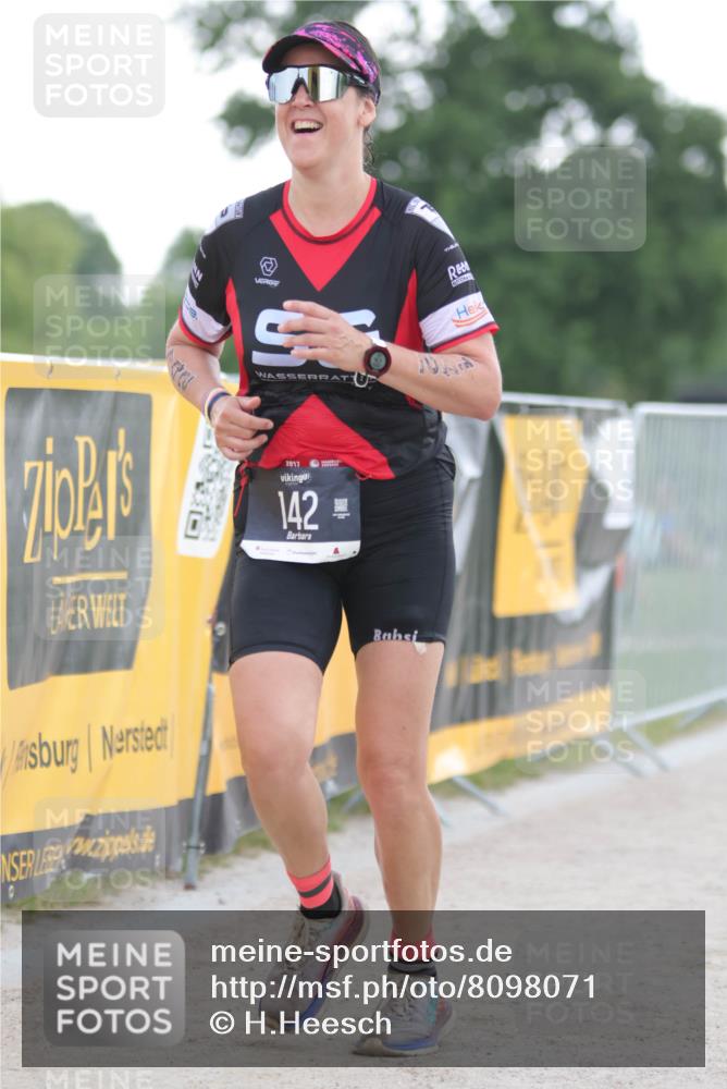 22.06.2025 - Viking Triathlon H.Heesch http://msf.ph/oto/8098071 22.06.2025 16:27:27 Laufen 142 meine-sportfotos.de