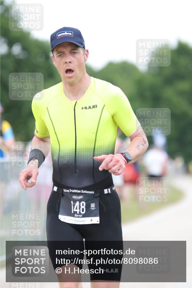 22.06.2025 - Viking Triathlon H.Heesch http://msf.ph/oto/8098086 22.06.2025 15:36:33 Laufen 148 meine-sportfotos.de