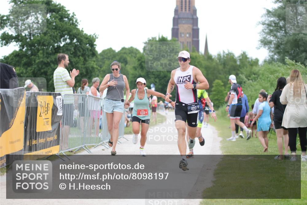 22.06.2025 - Viking Triathlon H.Heesch http://msf.ph/oto/8098197 22.06.2025 15:36:50 Laufen 480, 659 meine-sportfotos.de