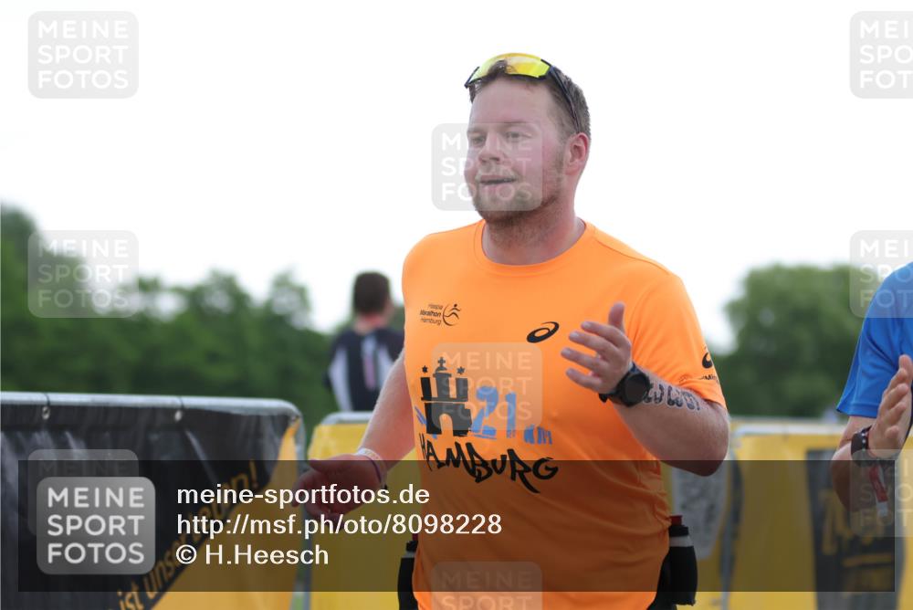 22.06.2025 - Viking Triathlon H.Heesch http://msf.ph/oto/8098228 22.06.2025 16:27:38 Laufen 633 meine-sportfotos.de