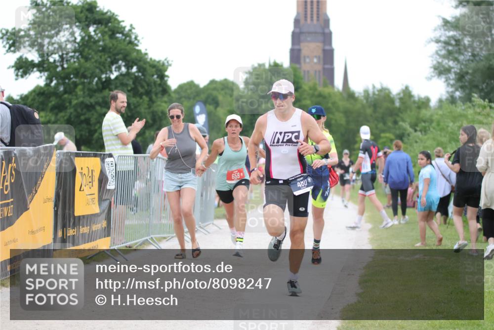 22.06.2025 - Viking Triathlon H.Heesch http://msf.ph/oto/8098247 22.06.2025 15:36:51 Laufen 480, 659 meine-sportfotos.de