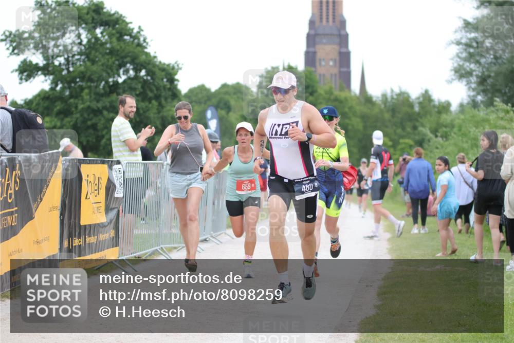 22.06.2025 - Viking Triathlon H.Heesch http://msf.ph/oto/8098259 22.06.2025 15:36:51 Laufen 480, 659 meine-sportfotos.de