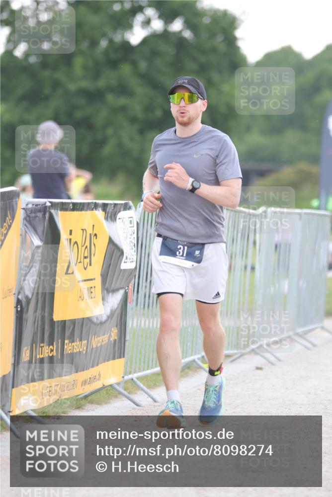 22.06.2025 - Viking Triathlon H.Heesch http://msf.ph/oto/8098274 22.06.2025 16:27:46 Laufen 31, 285 meine-sportfotos.de
