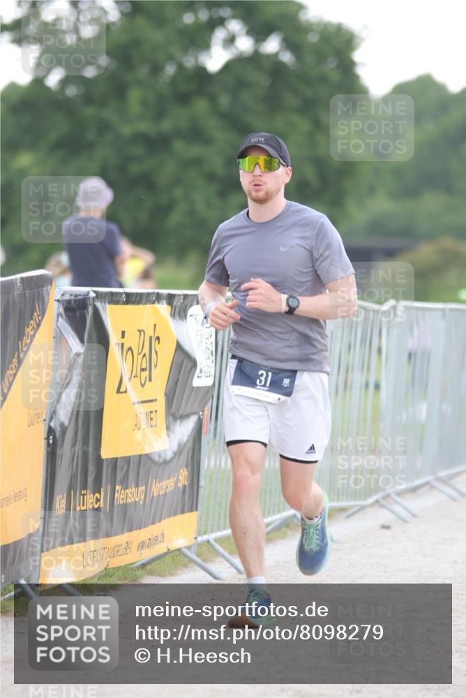 22.06.2025 - Viking Triathlon H.Heesch http://msf.ph/oto/8098279 22.06.2025 16:27:46 Laufen 31, 285 meine-sportfotos.de