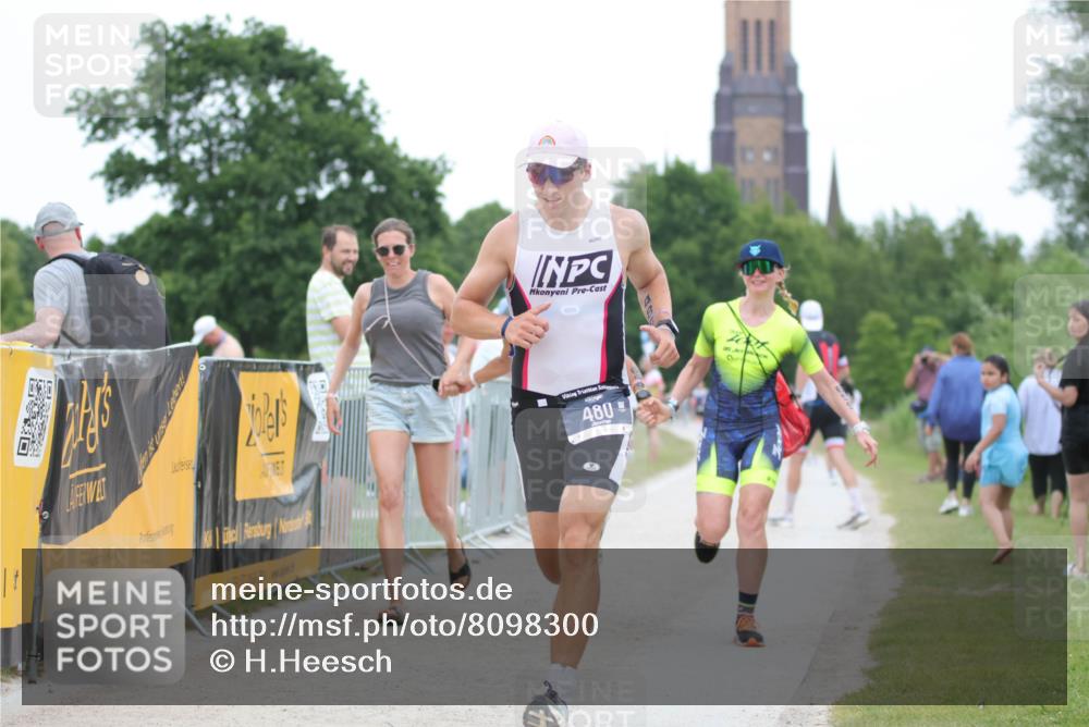 22.06.2025 - Viking Triathlon H.Heesch http://msf.ph/oto/8098300 22.06.2025 15:36:51 Laufen 480, 659 meine-sportfotos.de