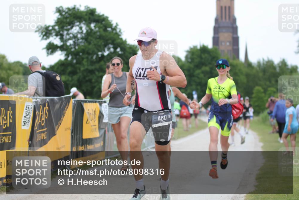 22.06.2025 - Viking Triathlon H.Heesch http://msf.ph/oto/8098316 22.06.2025 15:36:52 Laufen 480, 659 meine-sportfotos.de