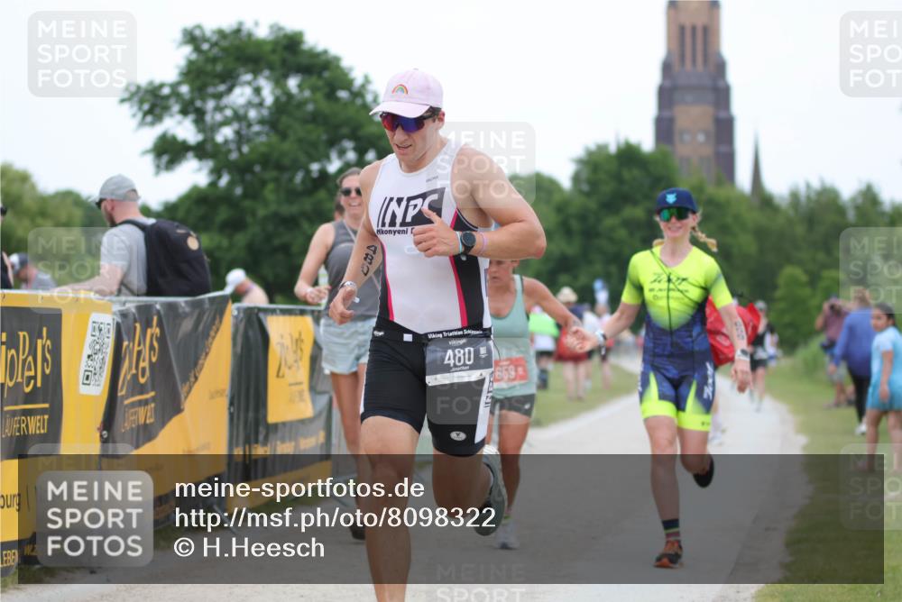 22.06.2025 - Viking Triathlon H.Heesch http://msf.ph/oto/8098322 22.06.2025 15:36:52 Laufen 480, 659 meine-sportfotos.de