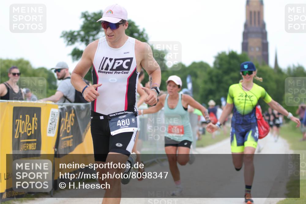 22.06.2025 - Viking Triathlon H.Heesch http://msf.ph/oto/8098347 22.06.2025 15:36:52 Laufen 480, 659 meine-sportfotos.de