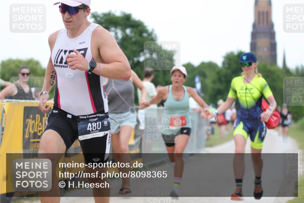 22.06.2025 - Viking Triathlon H.Heesch http://msf.ph/oto/8098365 22.06.2025 15:36:52 Laufen 480, 659 meine-sportfotos.de