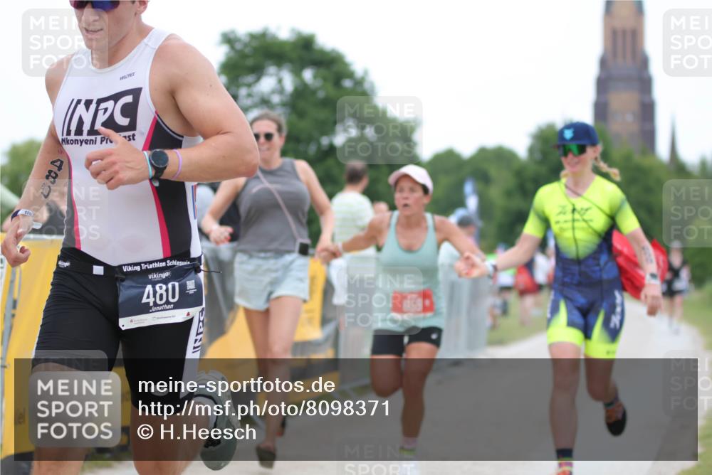 22.06.2025 - Viking Triathlon H.Heesch http://msf.ph/oto/8098371 22.06.2025 15:36:52 Laufen 480, 659 meine-sportfotos.de
