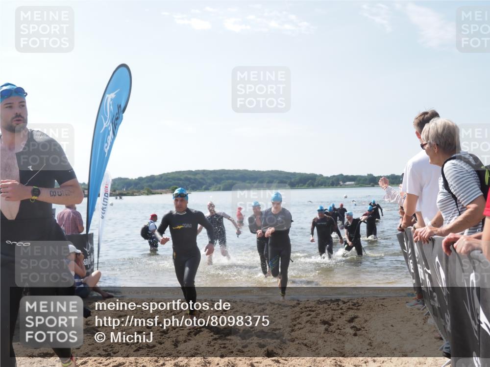 22.06.2025 - Viking Triathlon MichiJ http://msf.ph/oto/8098375 22.06.2025 10:43:18 Schwimmen 31, 109, 110, 115, 167, 257, 328, 358, 483, 489 meine-sportfotos.de