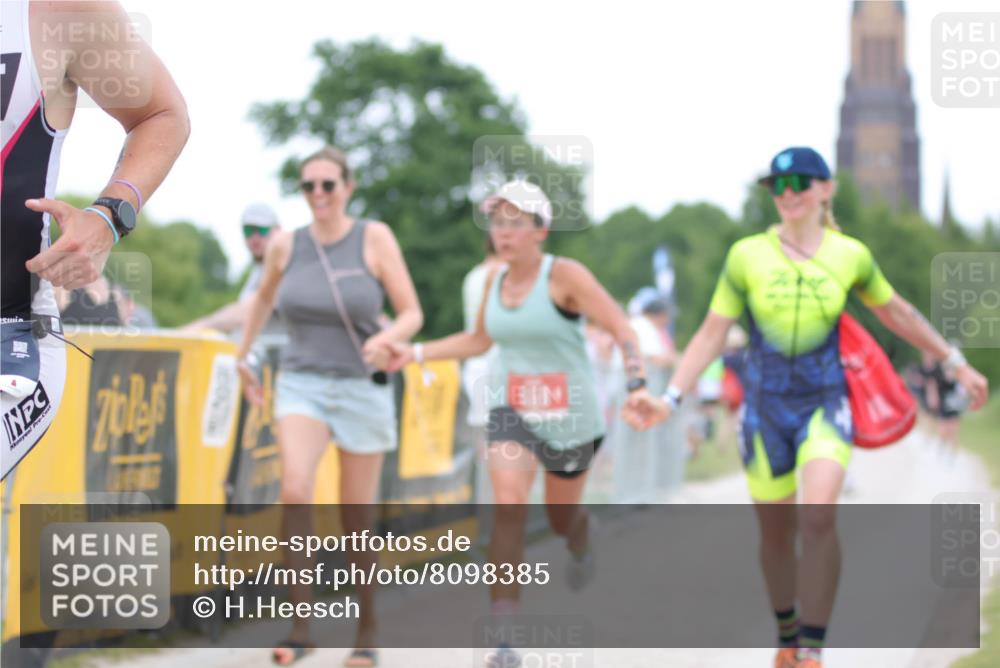 22.06.2025 - Viking Triathlon H.Heesch http://msf.ph/oto/8098385 22.06.2025 15:36:53 Laufen 480, 659 meine-sportfotos.de