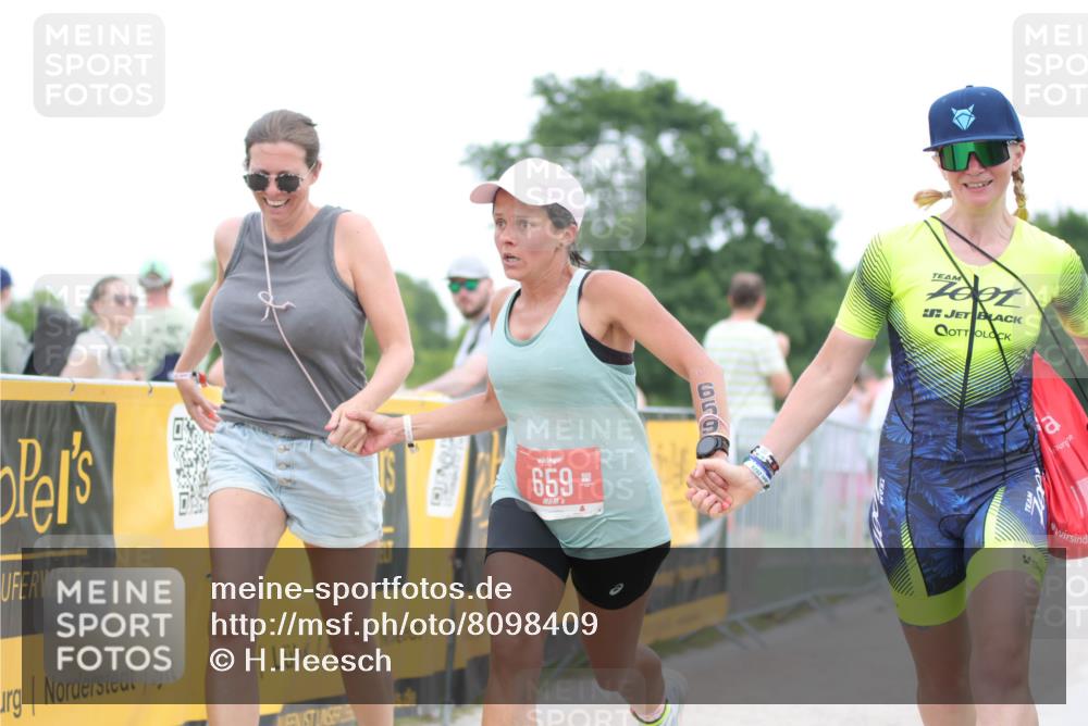 22.06.2025 - Viking Triathlon H.Heesch http://msf.ph/oto/8098409 22.06.2025 15:36:53 Laufen 480, 659 meine-sportfotos.de