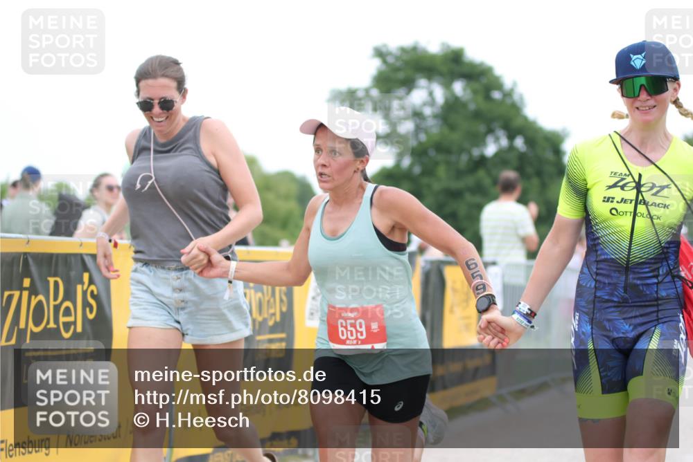22.06.2025 - Viking Triathlon H.Heesch http://msf.ph/oto/8098415 22.06.2025 15:36:53 Laufen 480, 659 meine-sportfotos.de