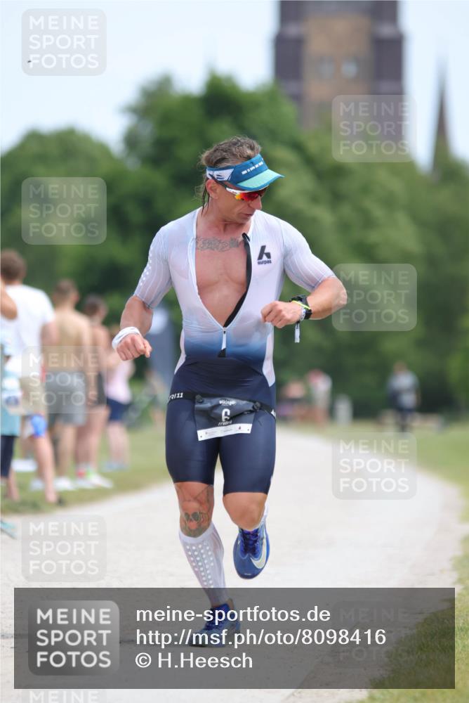 22.06.2025 - Viking Triathlon H.Heesch http://msf.ph/oto/8098416 22.06.2025 13:14:37 Laufen 6 meine-sportfotos.de