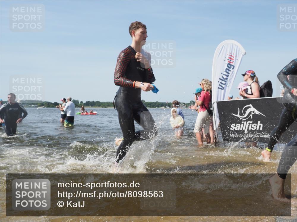 22.06.2025 - Viking Triathlon KatJ http://msf.ph/oto/8098563 22.06.2025 10:32:03 Schwimmen 63, 87, 193, 207, 226, 271, 435, 449, 464, 488, 658 meine-sportfotos.de