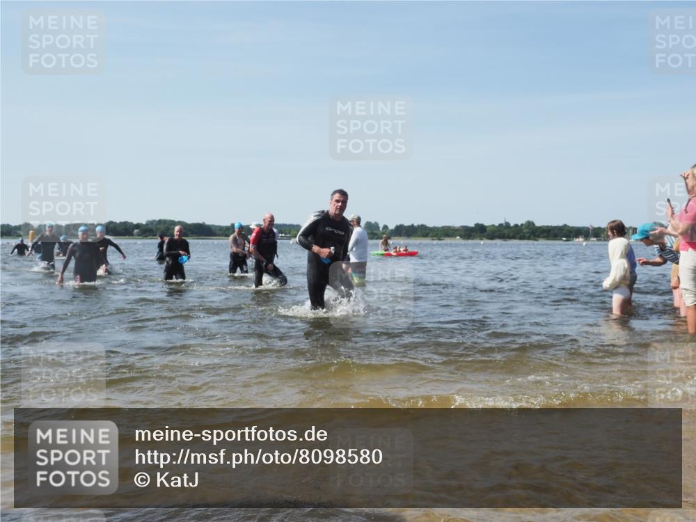 22.06.2025 - Viking Triathlon KatJ http://msf.ph/oto/8098580 22.06.2025 10:32:04 Schwimmen 63, 87, 193, 207, 214, 226, 271, 435, 449, 464, 488, 658 meine-sportfotos.de