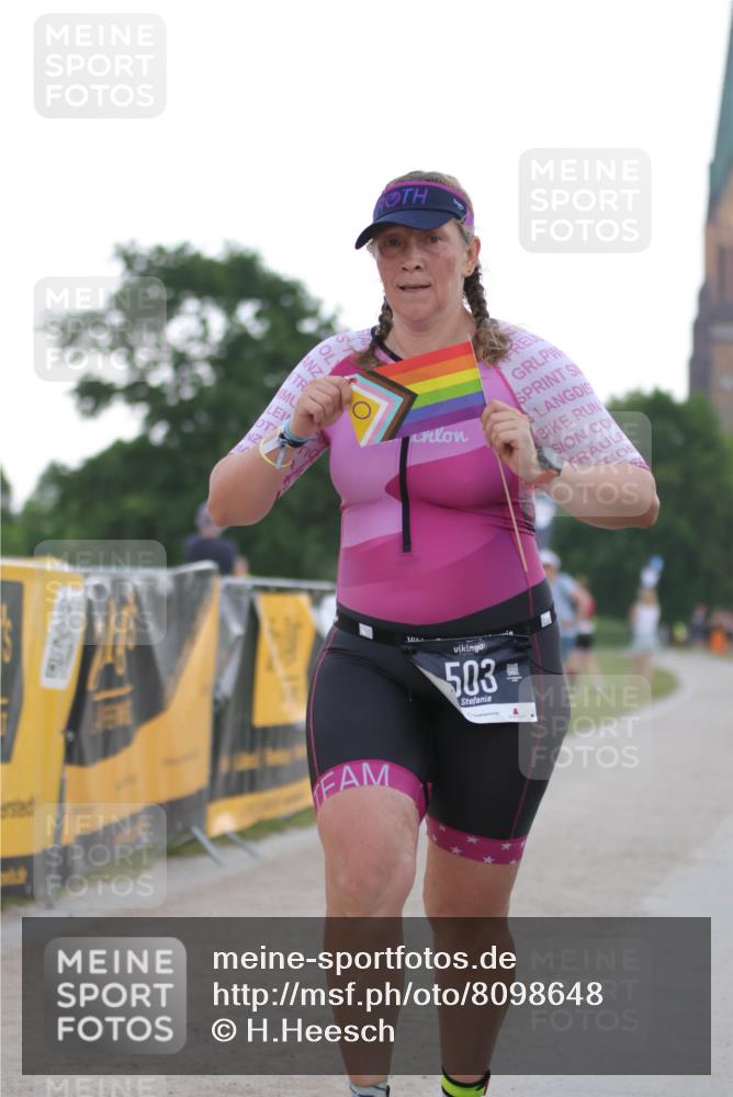 22.06.2025 - Viking Triathlon H.Heesch http://msf.ph/oto/8098648 22.06.2025 16:28:09 Laufen 503 meine-sportfotos.de