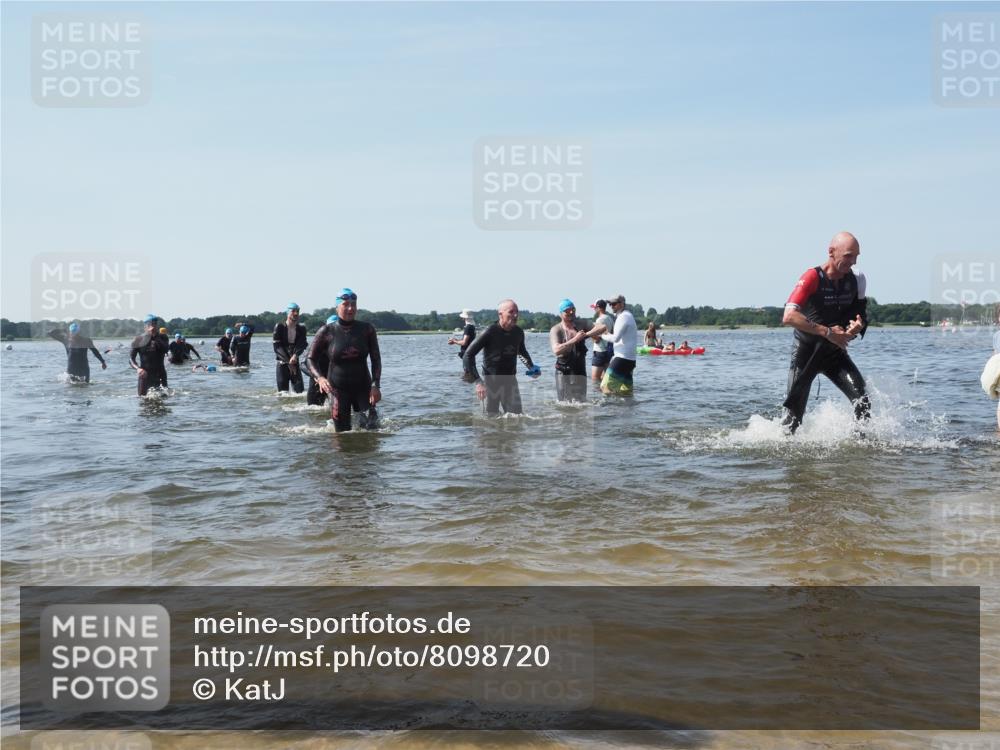 22.06.2025 - Viking Triathlon KatJ http://msf.ph/oto/8098720 22.06.2025 10:32:08 Schwimmen 63, 193, 207, 214, 226, 271, 449, 464, 488 meine-sportfotos.de
