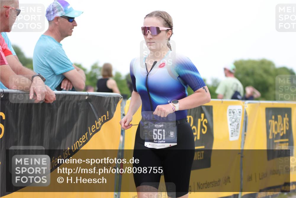 22.06.2025 - Viking Triathlon H.Heesch http://msf.ph/oto/8098755 22.06.2025 15:37:22 Laufen 551 meine-sportfotos.de