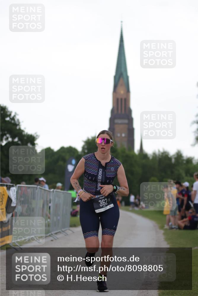 22.06.2025 - Viking Triathlon H.Heesch http://msf.ph/oto/8098805 22.06.2025 16:28:37 Laufen 362 meine-sportfotos.de