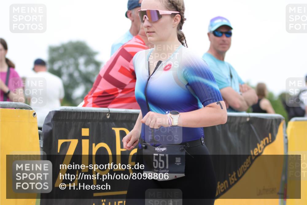 22.06.2025 - Viking Triathlon H.Heesch http://msf.ph/oto/8098806 22.06.2025 15:37:22 Laufen 551 meine-sportfotos.de