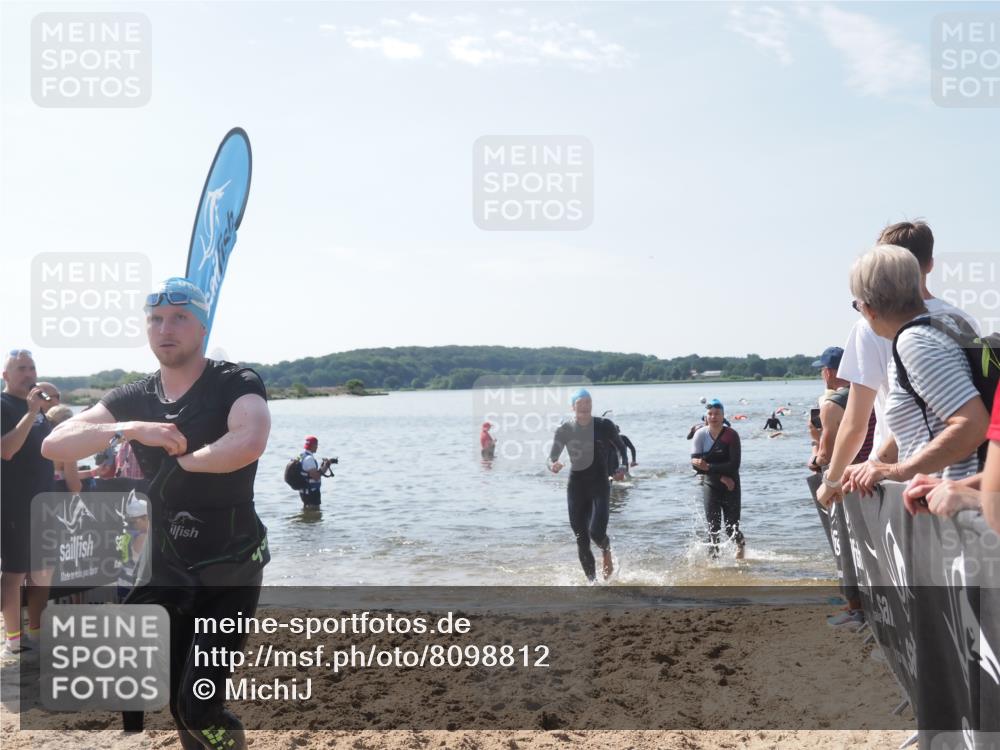 22.06.2025 - Viking Triathlon MichiJ http://msf.ph/oto/8098812 22.06.2025 10:43:26 Schwimmen 115, 257, 483, 501, 620 meine-sportfotos.de