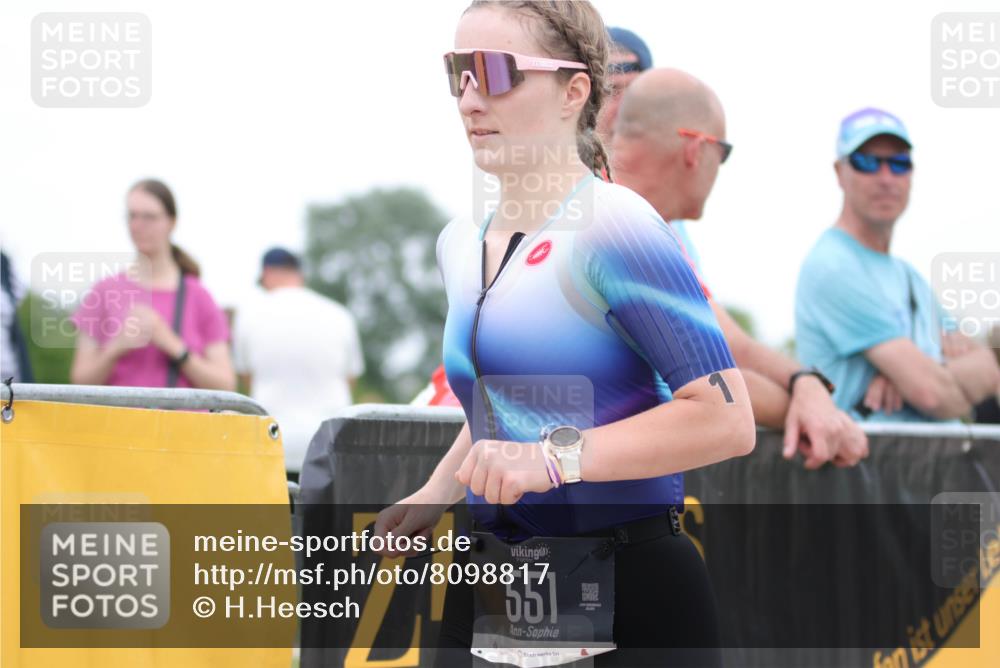 22.06.2025 - Viking Triathlon H.Heesch http://msf.ph/oto/8098817 22.06.2025 15:37:22 Laufen 551 meine-sportfotos.de